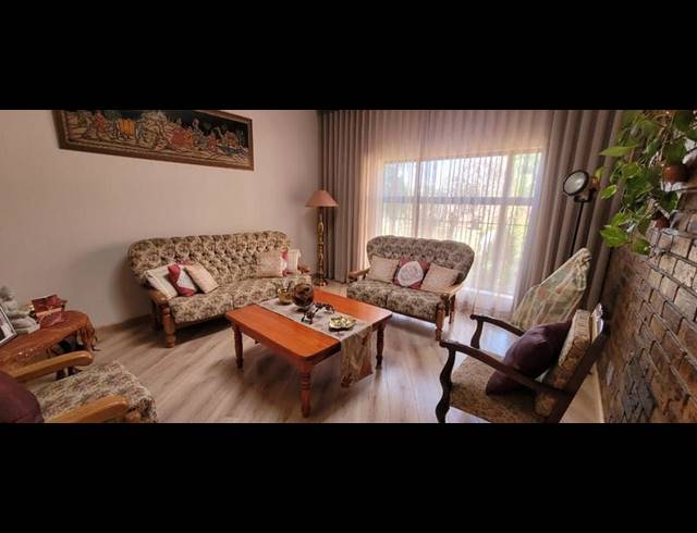 3 BEDROOM HOUSE FOR SALE IN BASSONIA